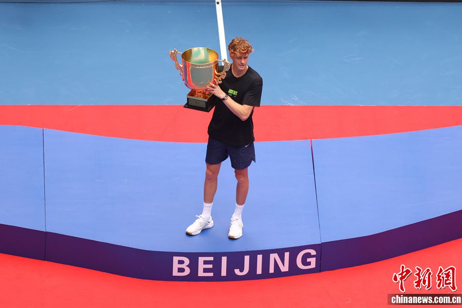 中网成就辛纳生涯转折点：夺冠后多次向中国观