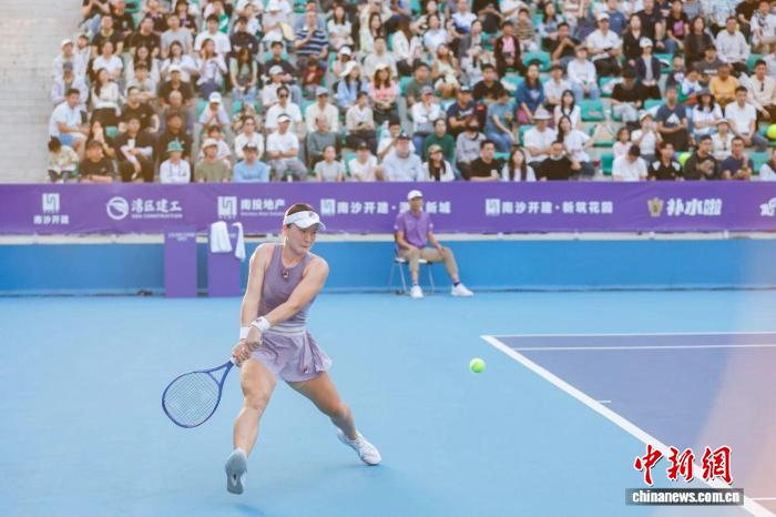 华裔新星孙璐璐李吉妮争夺广网冠军