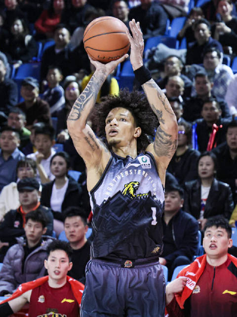 CBA裁判争议扣分引辽宁男篮激烈反应 六连胜背后