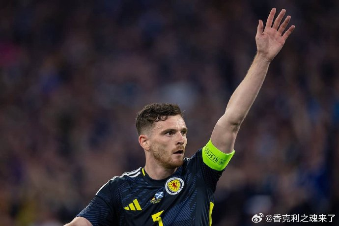 埃弗顿球迷提前为默西塞德德比预演嘘声 罗伯逊