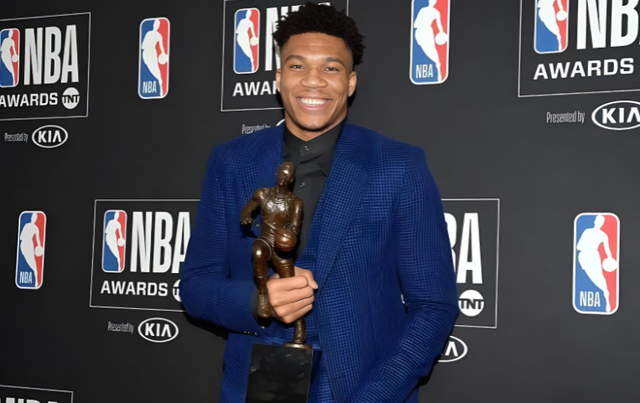 文班亚马29分钟登顶MVP引争议 历史惯例与效率篮