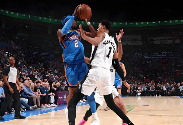 文班亚马29分钟登顶MVP引争议 历史惯例与效率篮