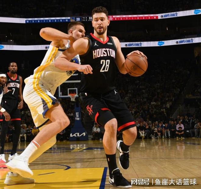 库里复出难救主 火箭险胜勇士申京立大功