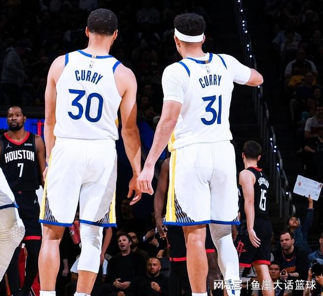 库里复出难救主 火箭险胜勇士申京立大功
