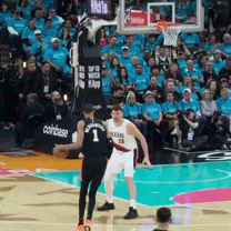 文班亚马季后赛首秀狂砍35分 创马刺队史得分纪