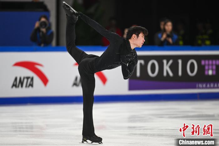 重庆开启的中国杯世界花样滑冰大奖赛上演“冰