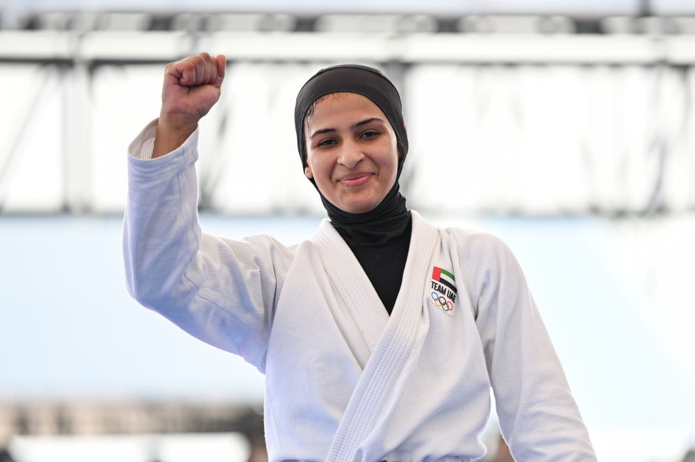 东道主选手范俊杰带伤夺金 伊朗代表团克服困难